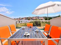 Bretia Apartments Hotels in Sutivan