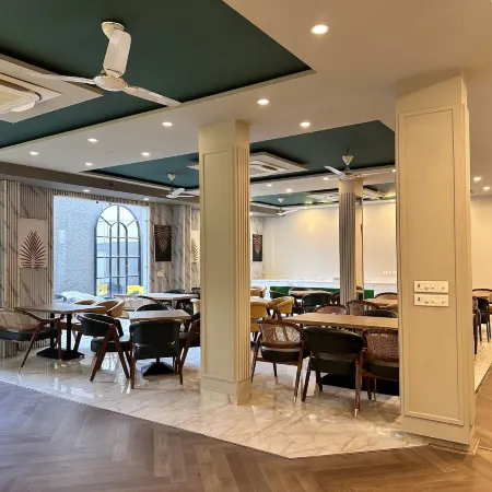 Flock Hotel Отели рядом с достопримечательностью «Офис IndiGo»