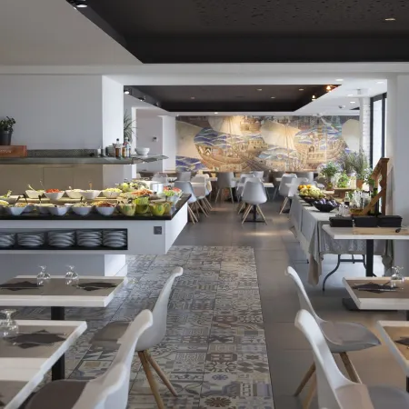 Hotel Brisamar Suites