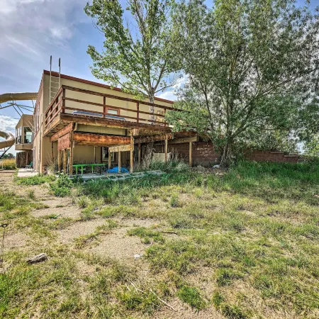 Lakefront Country Home w/ Waterslide & Trampoline!