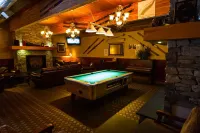 Grizz Hotel Hotels in Revelstoke