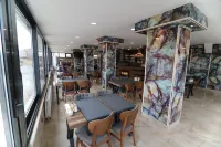Marbes Hotel - breakfast