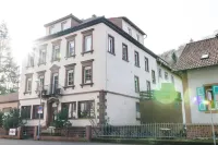 Gästehaus Luise Hotels in der Nähe von Dorfbrunnen Herxheim