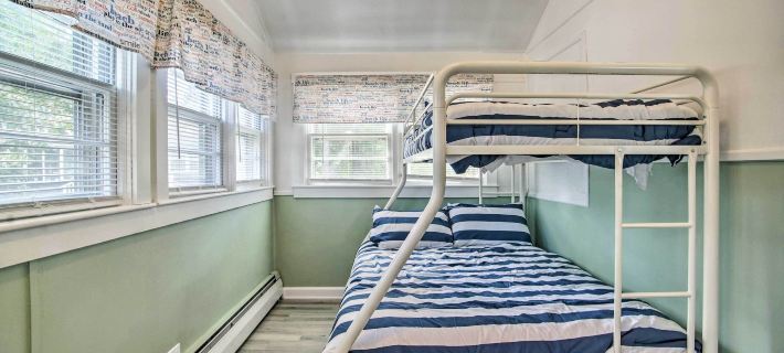 Coastal Comfort Near the Bay! Buttermilk Cottage Hoteles en Wareham