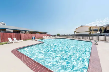 Knights Inn Greenville, TX Отели в г. Хант