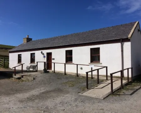 Knockaloe BEG Farm Hotels in Lanark