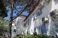 르 사라 호텔 Huilerie Confiserie Cooperative de Clermont-L'herault 주변 호텔