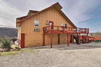 Cheery Pet-Friendly Studio w/ Shared Fire Pit - Homestays