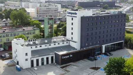 Campanile Warszawa Polnoc Отели рядом с достопримечательностью «Multioutlet Sp. z o.o.»