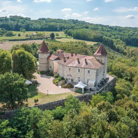 Les Dépendances du Château Chapeau Cornu