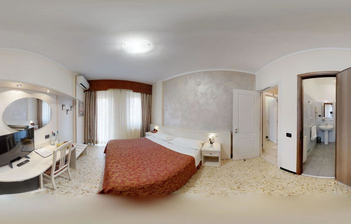 Gold Hotel