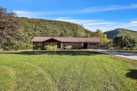 Bear Paw Cottage- 12 Mins To Seneca Rocks 3 Bedroom Cottage - 3-Star