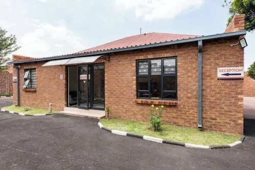 Emperor Lodge and Tours - 3-Star
