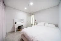 Ulsan You and Dodong Gil Dokchae Pension