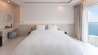 H Avenue Geoje - Condos