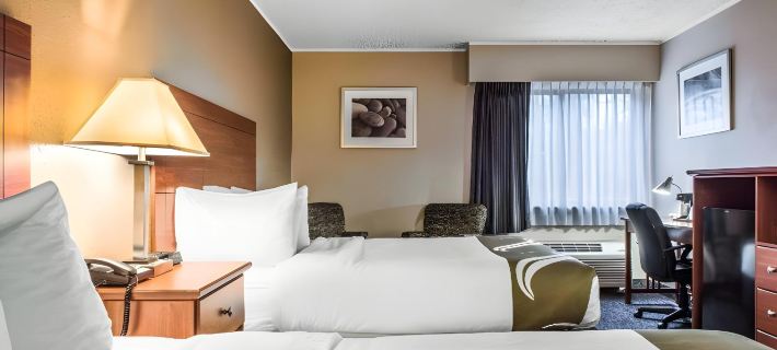 Quality Inn Austintown-Youngstown West Hotels in Mahoning County