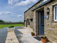 Shepherds Cottage at Mile House Farm Hotels in High Abbotside
