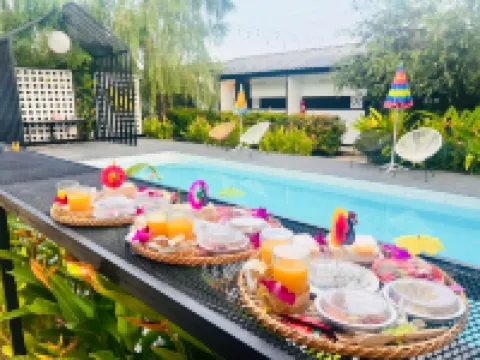 Penguin Villa Resort & Bistro Hotel a Distretto di Mueang Ratchaburi