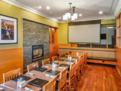 Days Inn by Wyndham Terrace Hotels in Terrace