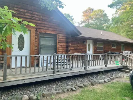 4 Br Cabin Sleeps 11, in Natl Forest, on ATV/Snowmobile trail