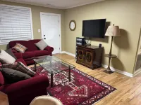 Entire House - Antique Mall Cottage