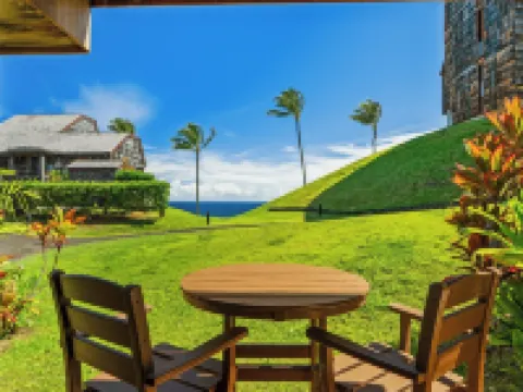 Seaside Haven- Oceanfront/Local Art/AC Hotels in Princeville