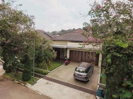 Tulip Hill View Villa 6 Bedrooms with a Swimming Pool and Movie Room