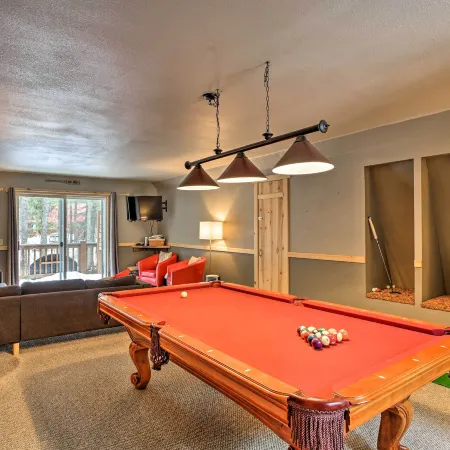 Mountain Chalet w/ Hot Tub by CLE Elum Lake!