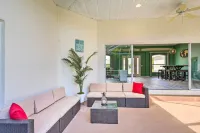 Merritt Island Home with Grill and Saltwater Pool - spa