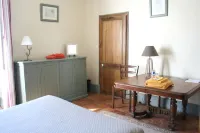 Chambres d'Hotes du Jay Hotel a La Guerche-sur-l'Aubois