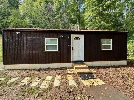 Mason Hollow Hideaway Cozy cabin with WiFi and AC in peaceful Whitley County KY