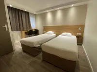 Kyriad Fontenay Tresigny Hotels in Les Chapelles-Bourbon
