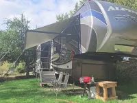 Cozy RV with AC and WiFi in Marvelous Metaline Hotele w: Pend Oreille County