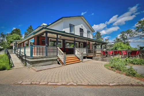 Auberge Valcartier - PAR Aneyro Hotels in Lac-Delage