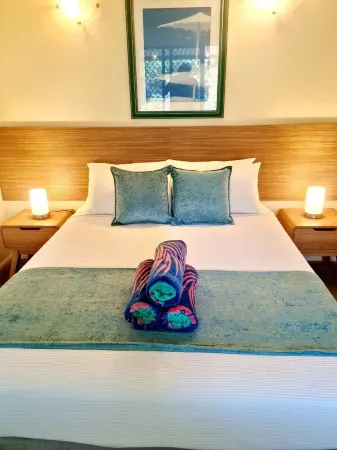 TROPICAL DELIGHTS @ BAY VILLAS APT 26A