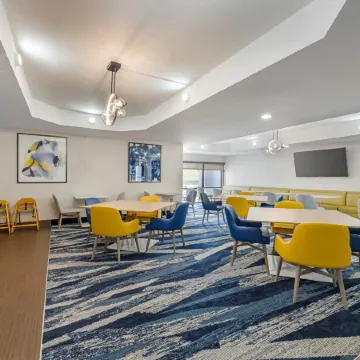 Comfort Inn Downtown Отели рядом с достопримечательностью «Уолнат-стрит мост»