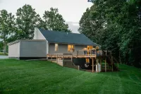 Cozy Retreat with Modern Charm - Inviting Country Haven Hotels in East Donegal Township