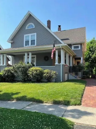 CHARMING LARGE 3 Bedroom Entire Home Отели рядом с достопримечательностью «Lambda Chi Alpha»