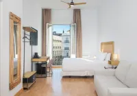 Luthia Puerta del Sol Hotel a 