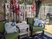 Upscale Hidden Jewel 2 miles to Nokomis Beach!