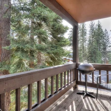 Lake Forest Villa Patio w/ BBQ