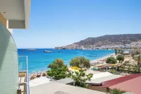 Konstantinos Palace - vue sur la montagne