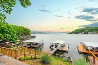 Dockside Dream w/ Kayak & Dock