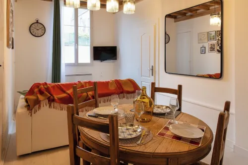 F1 city center, quiet, charming, wifi