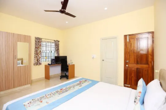 Golden Nest Hotel di 