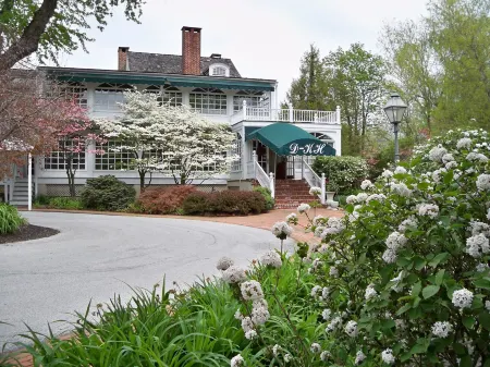 Duling Kurtz House & Country Inn Отели в г. Запад Брадфорд Тауншип