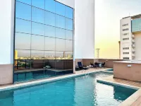 STAY Cosmopolitan - Pools