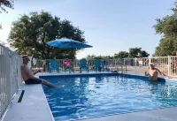 Cowboys and Angels Retreat - Swimmingpools