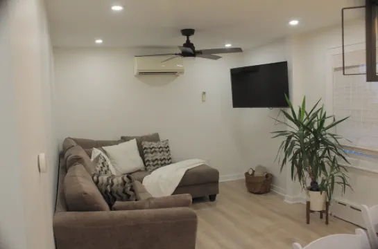 Renovated 3Br Family Friendly Apartment Private Parking Walk to Train NYC