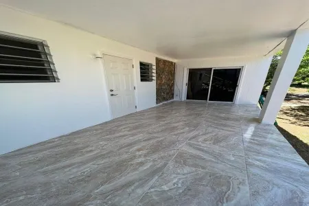 New Remodeled Modern 2 Bed, AC, Generator